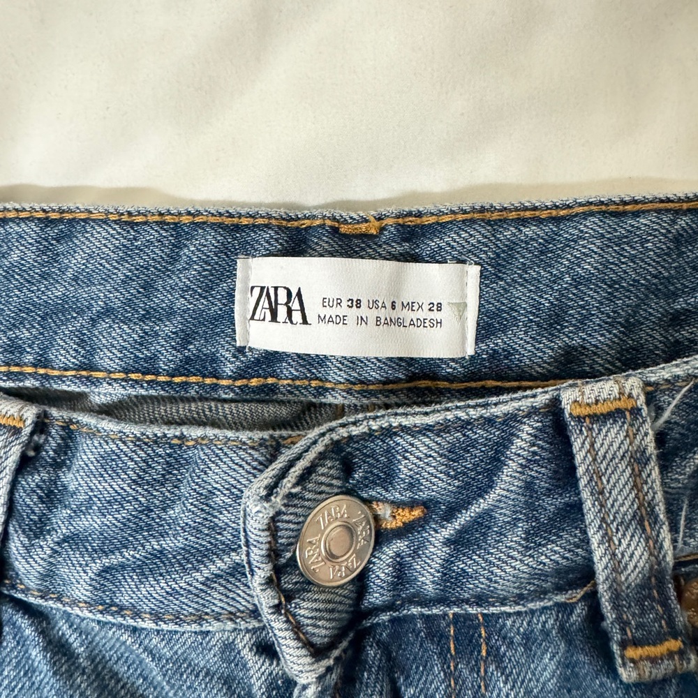 Zara Blue high waisted wide leg jeans size 6 or 28in